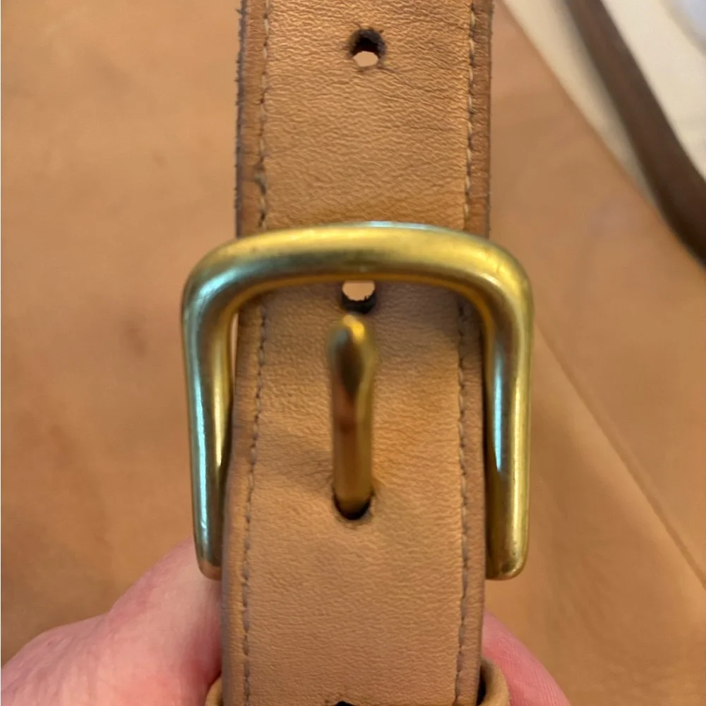 1980's Coach Town crossbody Leather purse
Marked Irregular - Picture 13 of 15